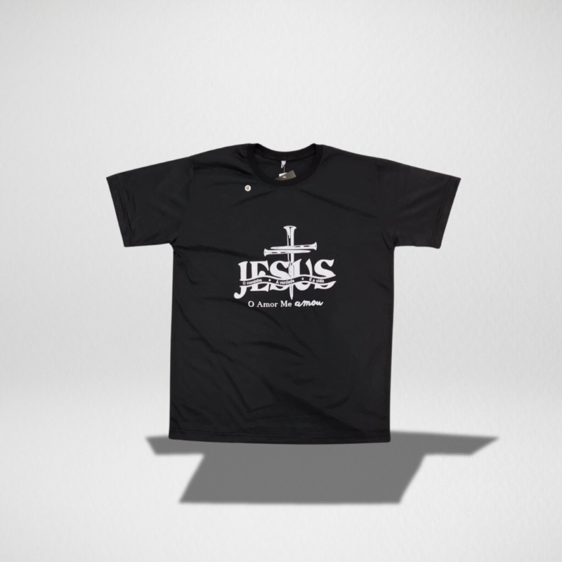 Camiseta "O amor me amou"